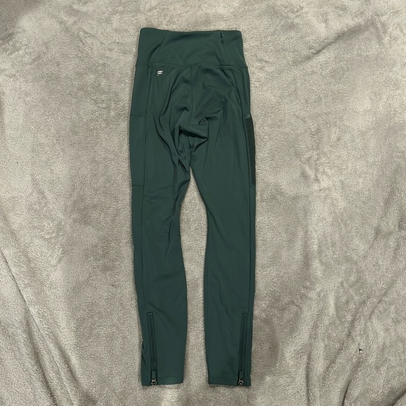 Fabletics XXS Green Set - Picture 6 of 9